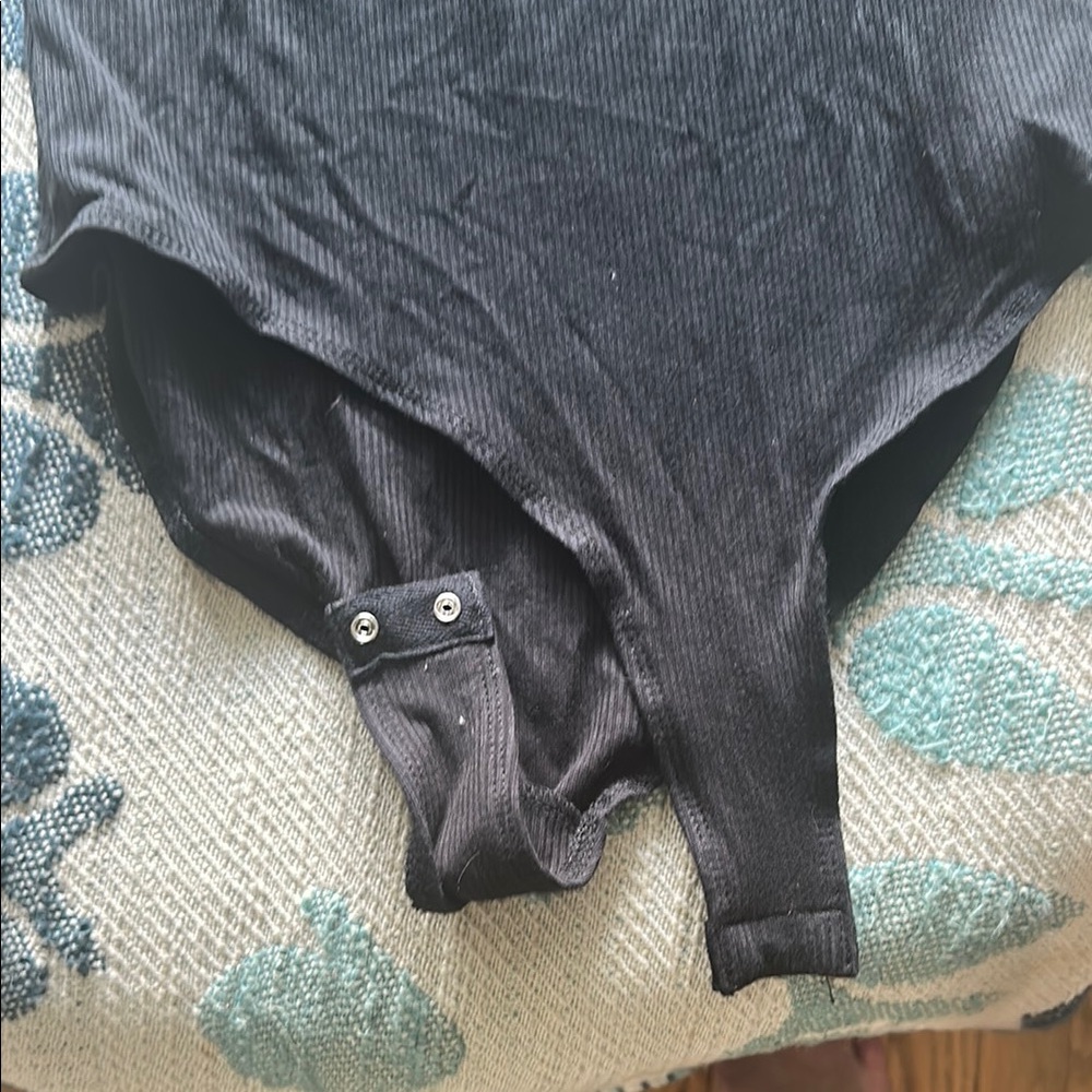 Black short sleeve Bodysuit - Picture 2 of 5